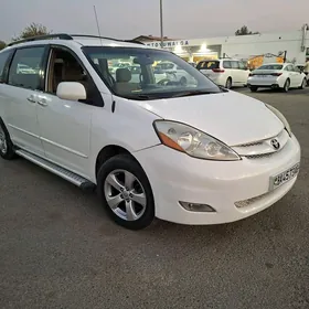 Toyota Sienna 2004