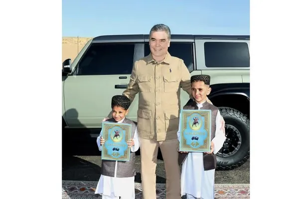 Gurbanguly Berdimuhamedow «Arkadagyň Ak ýoly bilen Serhetabat – Hyrat» gaz geçirijisiniň nobatdaky tapgyryna ak pata berdi
