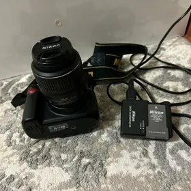 Nikon D5000