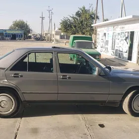 Mercedes-Benz 190E 1985