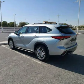 Toyota Highlander 2021