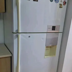 Двухкамерный холодильник LG