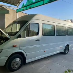 Mercedes-Benz Sprinter 2500 2003