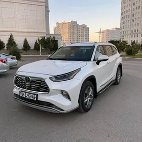 Toyota Highlander 2021