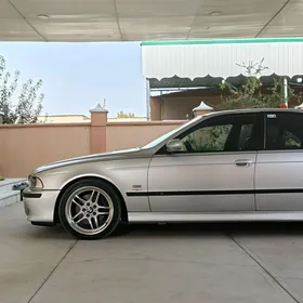 BMW E39 2001