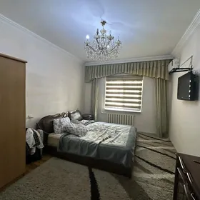 satlyk gowdan 1 etaj 2komnat