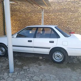Toyota Corolla 1990