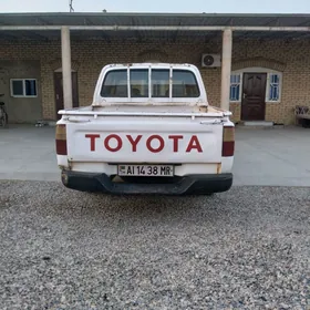 Toyota Hilux 2003