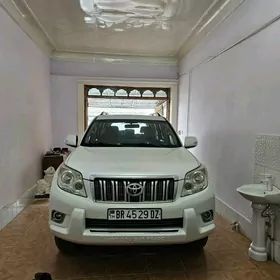 Toyota Land Cruiser Prado 2011