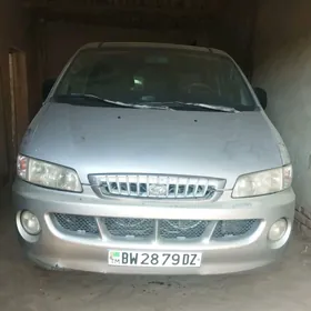 Hyundai Staria 2000