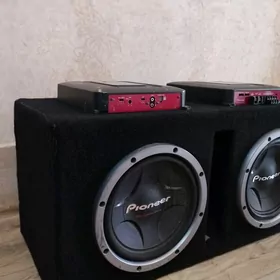 Pioneer bocka usilitel