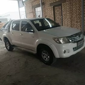 Toyota Hilux 2012
