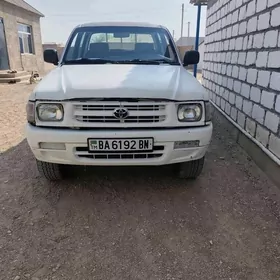 Toyota Hilux 2005