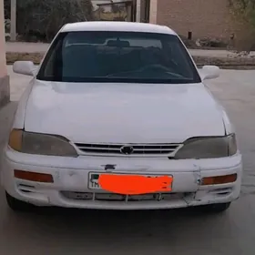 Toyota Camry 1990