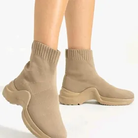 женские кроссовки