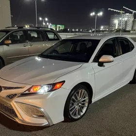 Toyota Camry 2021