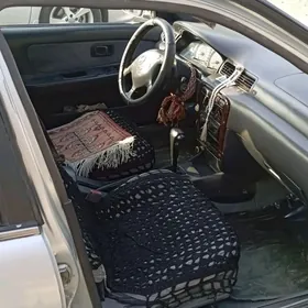 Nissan Sunny 1999