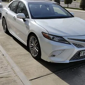 Toyota Camry 2018