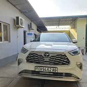 Toyota Highlander 2022