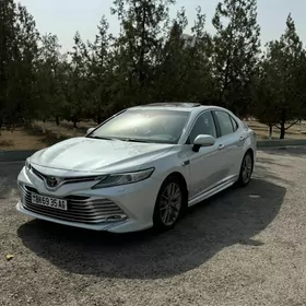 Toyota Camry 2018