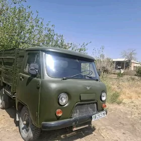 UAZ Profi 1990