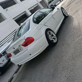 BMW 330 2011