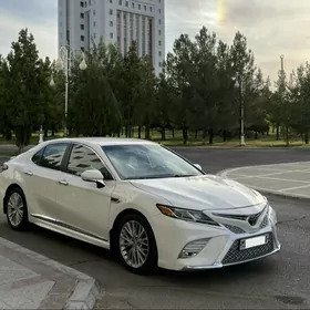 Toyota Camry 2018