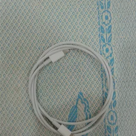 iPhone zaryatnik lightning