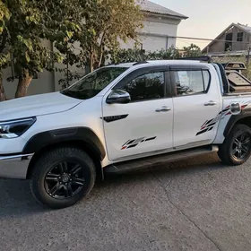 Toyota Hilux 2025