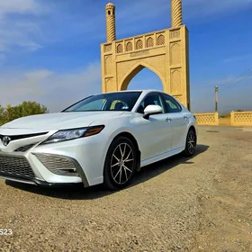 Toyota Camry 2021