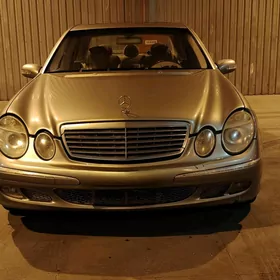 Mercedes-Benz E320 2003