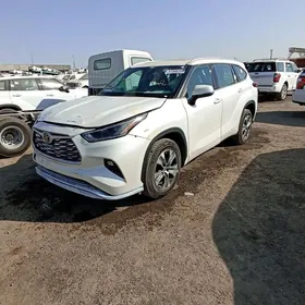 Toyota Highlander 2021