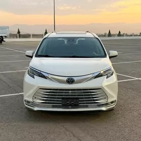 Toyota Sienna 2022
