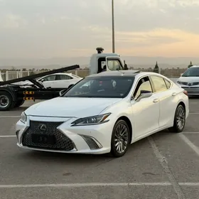 Lexus UX 250h 2021