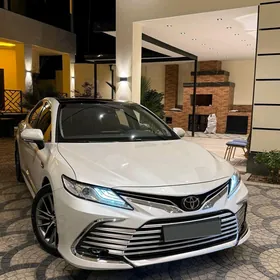 Toyota Camry 2023