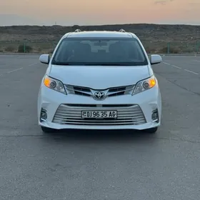 Toyota Sienna 2017