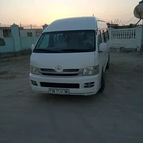 Toyota Hiace 2009
