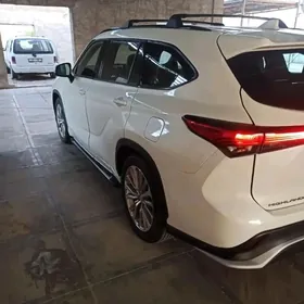 Toyota Highlander 2021