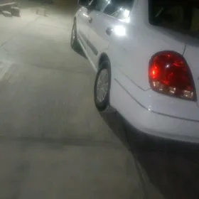 Nissan Sunny 2005