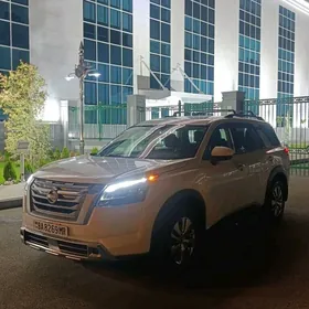 Nissan Pathfinder 2022