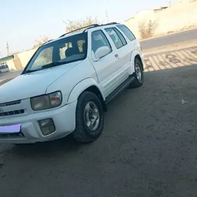 Infiniti QX4 1998