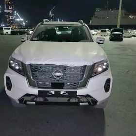 Nissan Navara 2025