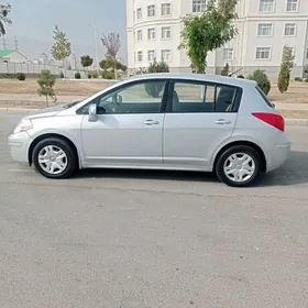 Nissan Versa 2011