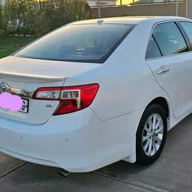 Toyota Camry 2011