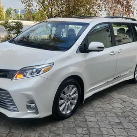 Toyota Sienna 2019