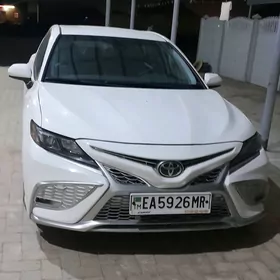 Toyota Camry 2021