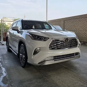 Toyota Highlander 2020