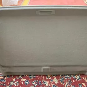 Lyugyn salon icindaki jalyuzi