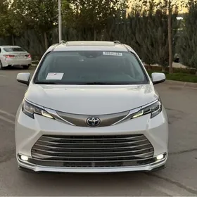 Toyota Sienna 2021