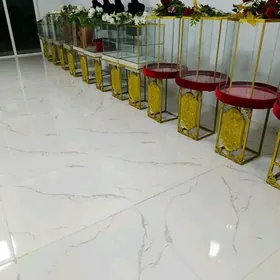 bukja mankenleri we aýnalary